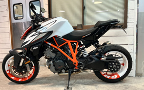KTM 1290 SUPER DUKE R 2020 V3940