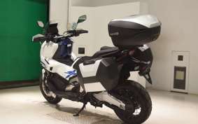HONDA X-ADV 750 2026 RH21