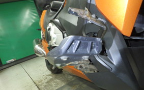 HONDA NM4 VULTUS -01 2015 RC82