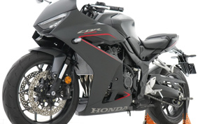 HONDA CBR650R E-Clutch 2025 RH17