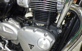 TRIUMPH BONNEVILLE T100 2016