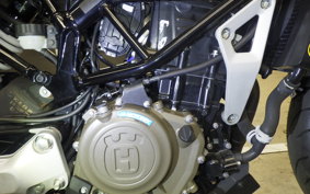 HUSQVARNA SVARTPILEN 401 2021