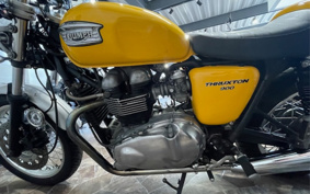 TRIUMPH THRUXTON 2006 TJ9042