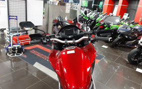 HONDA VFR800X 2025 RC80