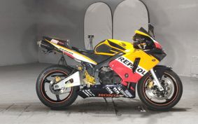 HONDA CBR600RR 2003 PC37