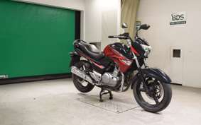 SUZUKI GSR250