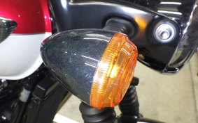 TRIUMPH BONNEVILLE T100 2022
