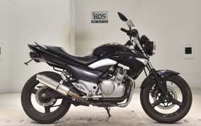 SUZUKI GSR250