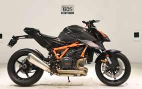 KTM 1290 SUPER DUKE R 2021