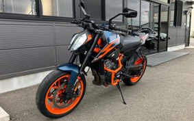 KTM 890 DUKE R 2022 TU940