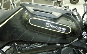 HUSQVARNA SVARTPILEN 401 2018