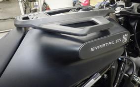 HUSQVARNA SVARTPILEN 125 2025