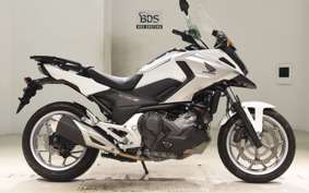 HONDA NC750X DCT LD 2016 RC90