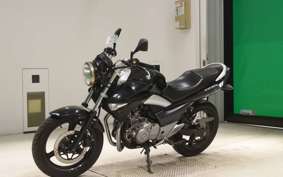 SUZUKI GSR250