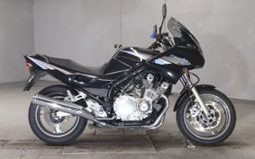 YAMAHA XJ900 DIVERSION 4KM