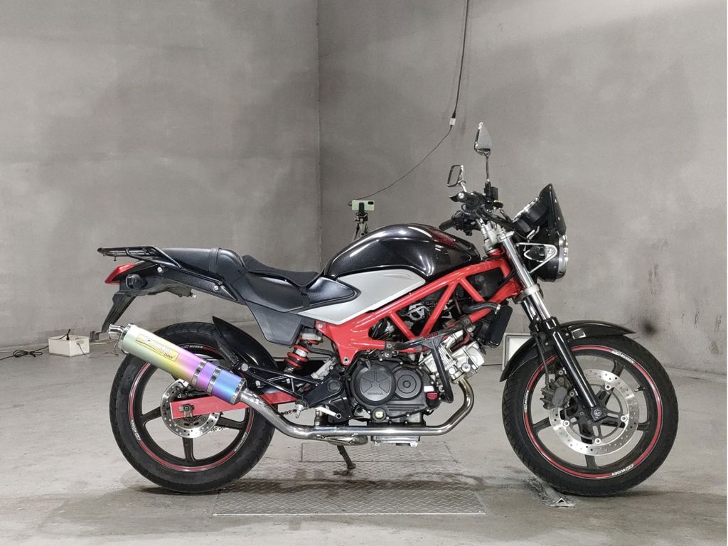 Фото Honda VTR 250 2011 с японского аукциона