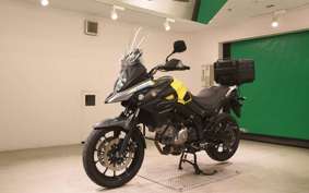 SUZUKI Vｽﾄﾛｰﾑ650A 2018 C733A