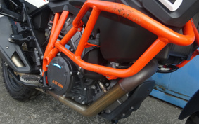 KTM 1290 SUPER ADVENTURE 2017 V5940