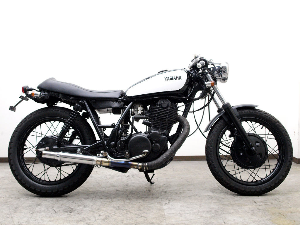 Фото Yamaha SR400 2000 с японского аукциона