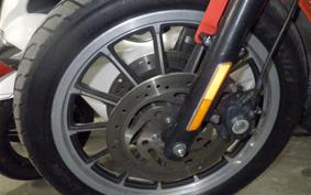 HARLEY XL883R 2005
