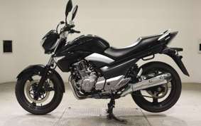 SUZUKI GSR250