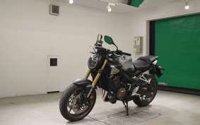 HONDA CB650R E-Clutch 2025 RH17