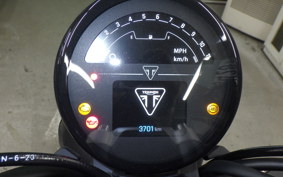 TRIUMPH TRIDENT 660 2025