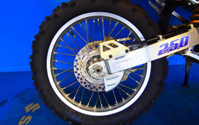 SUZUKI DR250 R SJ45A