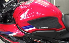 HONDA CBR650R E-Clutch 2025 RH17