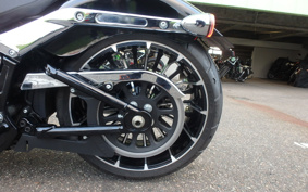 HARLEY FXBR 2023 YEZ