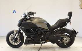 DUCATI ディアベルストラー(ショル