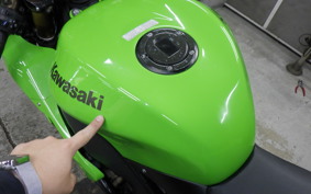 KAWASAKI ZX 10 NINJA R 2004 ZXT00C