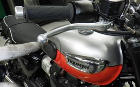TRIUMPH BONNEVILLE T100 2026