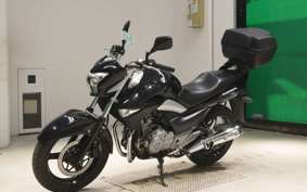 SUZUKI GSR250 2019