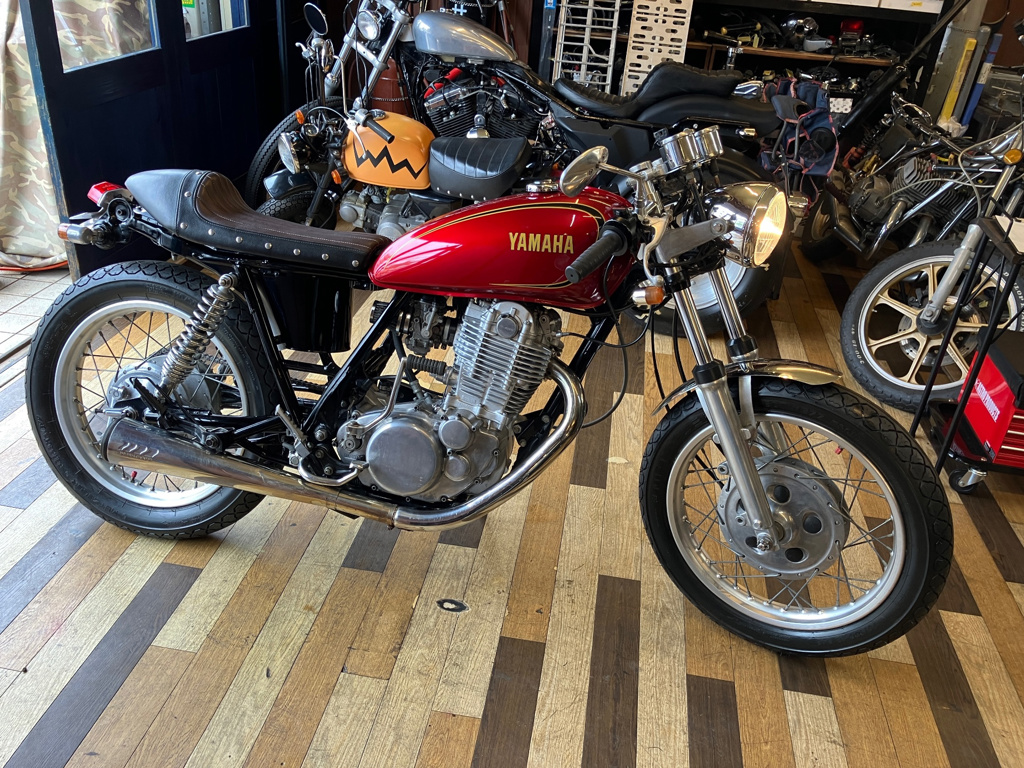 Фото Yamaha SR400 1999 с японского аукциона