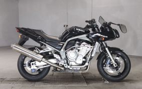 YAMAHA FZS1000 FAZER RN06