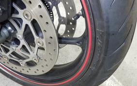 TRIUMPH DAYTONA 675 R 2015