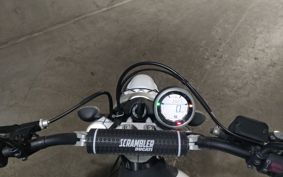 DUCATI  DUCATI  SCRAMBLER  DESERT SU RED  2017 KB01JA
