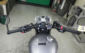 TRIUMPH BONNEVILLE T120 2025