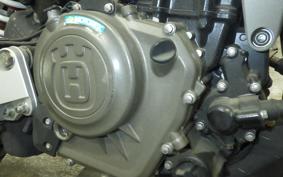 HUSQVARNA SVARTPILEN 401 2021