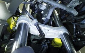 SUZUKI DL650 ( V-Strom 650 ) XTA 2017 C733A