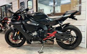 YAMAHA YZF-R1 S 2021 RN42