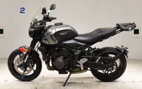 TRIUMPH TRIDENT 660 2021