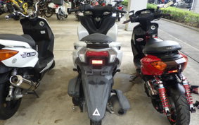 YAMAHA TRICITY 125 2000 SE82J