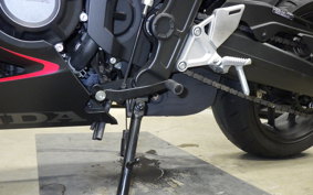 HONDA CBR650R E-Clutch 2025 RH17