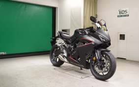 HONDA CBR650R E-Clutch 2025 RH17