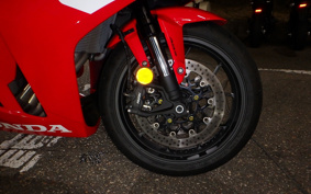 HONDA CBR650R E-CLUTCH 2025 RH17