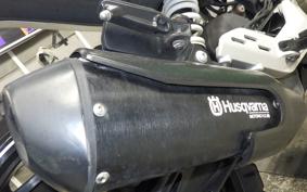 HUSQVARNA HUSQVARNA スバルトピレン250
