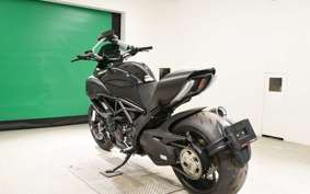 DUCATI DIAVEL 2013