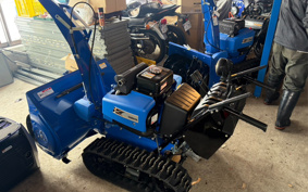 YAMAHA  SNOW BLOWER  MACHINE 